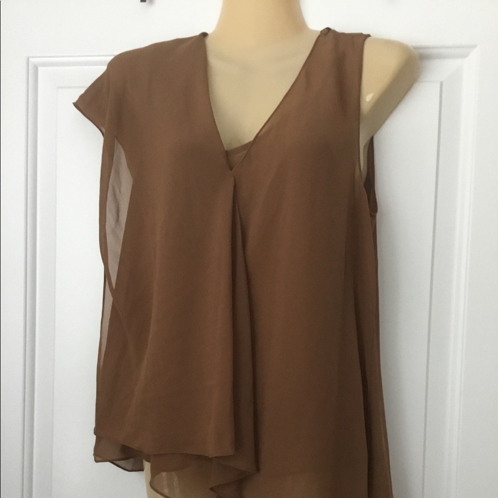Women top Brown